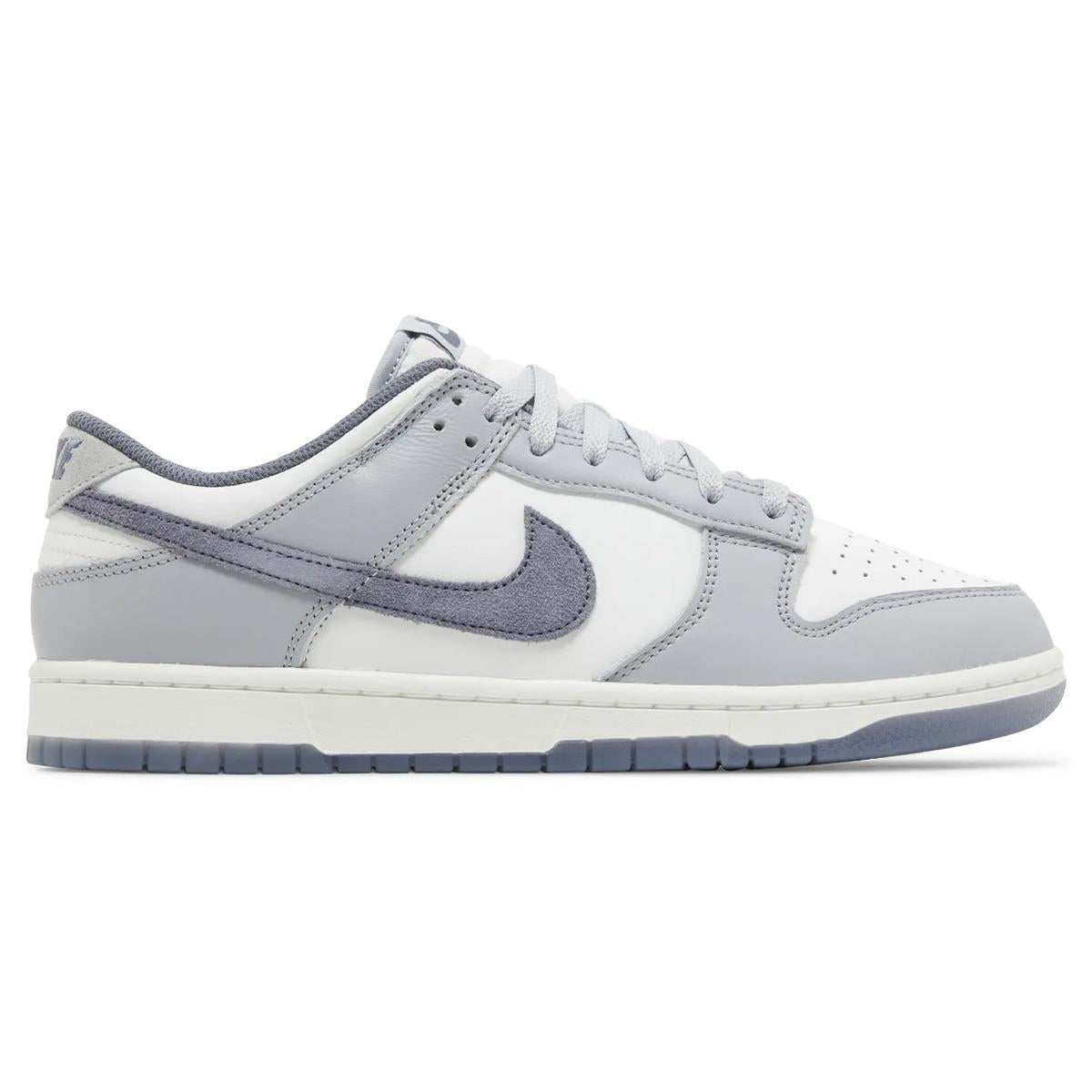 Dunk Low SE Light Carbon